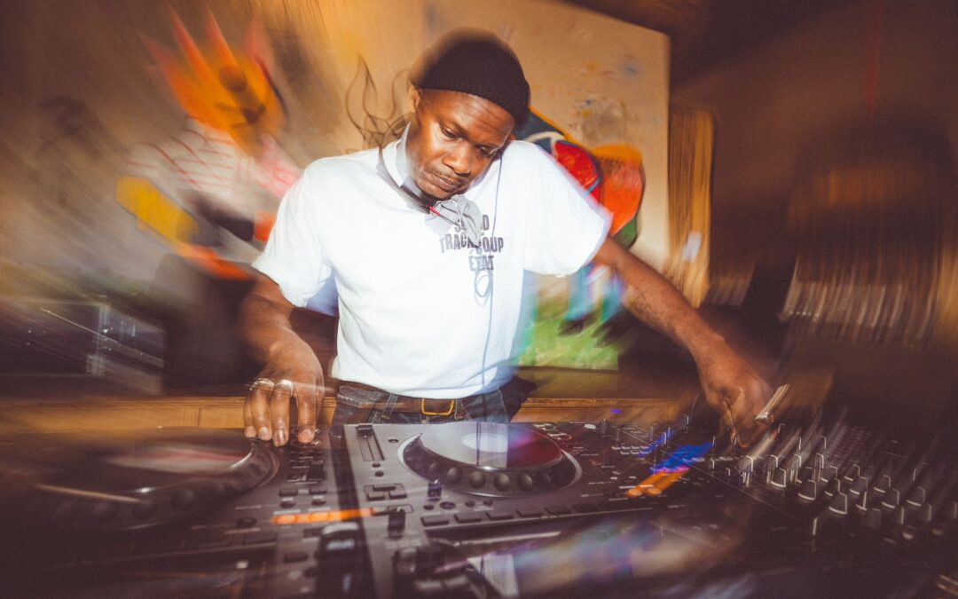 DJ NOT DJ: Experiencia exclusiva de música y arte en Barcelona