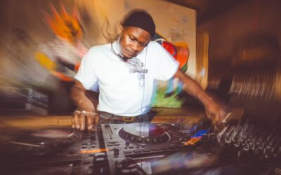 DJ NOT DJ: Experiencia exclusiva de música y arte en Barcelona